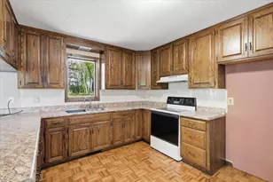 9215 Shannon Ln, Corcoran, MN 55340 - Photo 11
