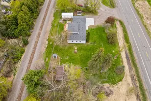 305 Main Ave N, Braham, MN 55006 - Photo 11
