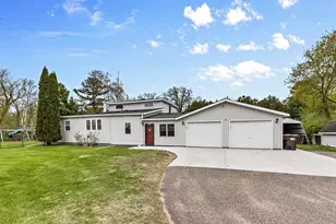 305 Main Ave N, Braham, MN 55006 - Photo 1