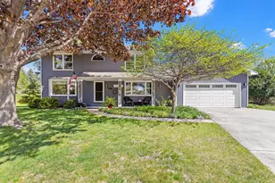 872 Westview Dr, Shoreview, MN 55126 - Photo 1