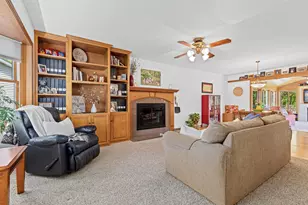 872 Westview Dr, Shoreview, MN 55126 - Photo 3