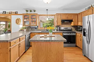 872 Westview Dr, Shoreview, MN 55126 - Photo 5