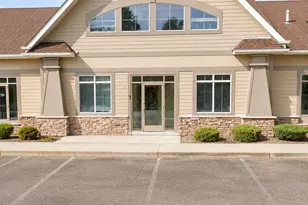 7965 Stone Creek Dr, Chanhassen, MN 55317 - Photo 1