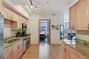 215 10th Ave S, Minneapolis, MN 55415 - Photo 5