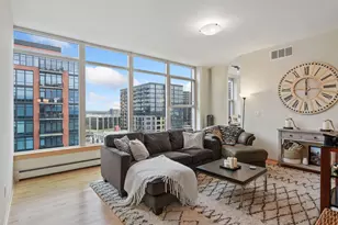 215 10th Ave S, Minneapolis, MN 55415 - Photo 1