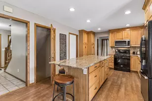 900 Nina Ct, Mendota Heights, MN 55118 - Photo 23