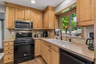 900 Nina Ct, Mendota Heights, MN 55118 - Photo 19