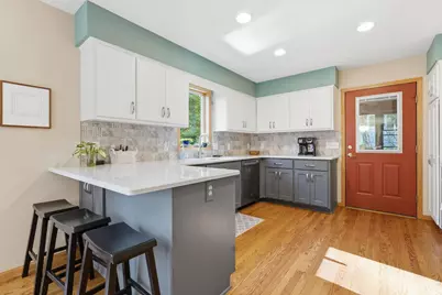 1646 Mayfield Heights Road, Mendota Heights, MN 55118 - Photo 3