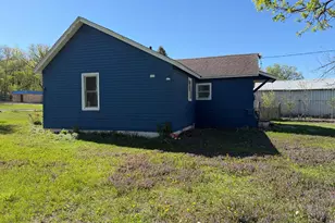 321 Rice Street S, Kasota, MN 56050 - Photo 3
