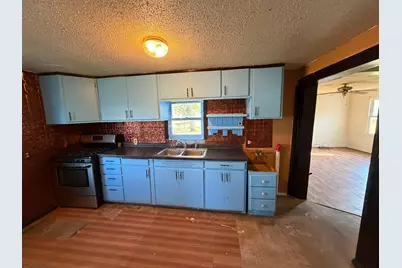 321 Rice Street S, Kasota, MN 56050 - Photo 9
