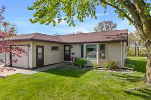 813 Sprague Street N, Caledonia, MN 55921 - Photo 1