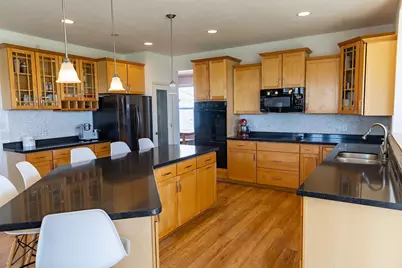 19560 Sunrise Court, Rogers, MN 55374 - Photo 9