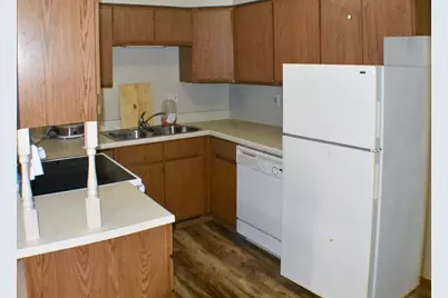915 9th Street S, Fargo,  58103 - Photo 5