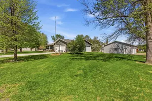 608 E Ash Ave, Olivia, MN 56277 - Photo 31