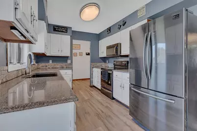 608 E Ash Avenue, Olivia, MN 56277 - Photo 5