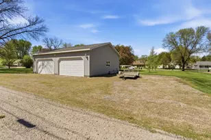 608 E Ash Ave, Olivia, MN 56277 - Photo 29