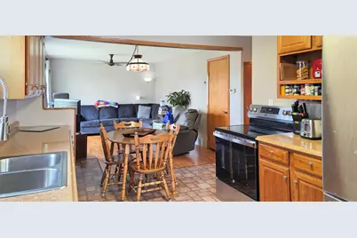 913 E Elm Street, Redwood Falls, MN 56283 - Photo 5