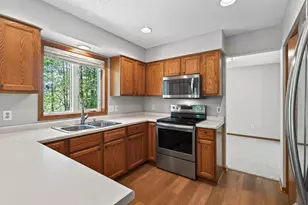 688 Eagle Ridge Rd, Woodbury, MN 55125 - Photo 13