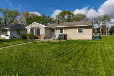 522 1st Street SE, Madelia, MN 56062 - Photo 1