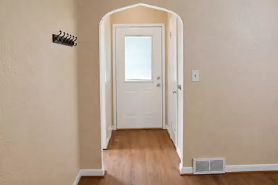 48 Sidney Street E, Saint Paul, MN 55107 - Photo 3