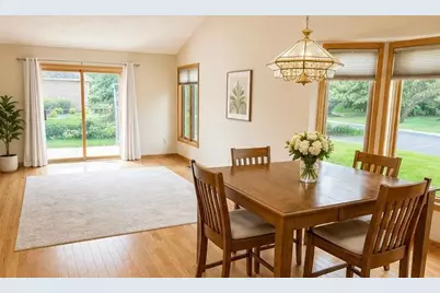 5690 Dunlap Avenue N, Shoreview, MN 55126 - Photo 5