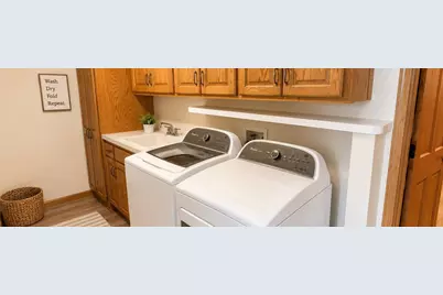 5690 Dunlap Avenue N, Shoreview, MN 55126 - Photo 9