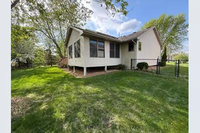 9828 Greenspruce Avenue N, Brooklyn Park, MN 55443 - Photo 23