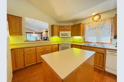 2206 Arrowwood Court, Fergus Falls, MN 56537 - Photo 5