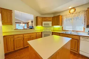 2206 Arrowwood Ct, Fergus Falls, MN 56537 - Photo 5