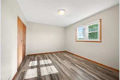 2000 Westview Drive, Hastings, MN 55033 - Photo 15