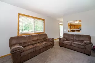 6805 Craig Ct, Inver Grove Heights, MN 55076 - Photo 9