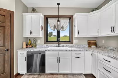 912 14th Street NE, Montgomery, MN 56069 - Photo 7
