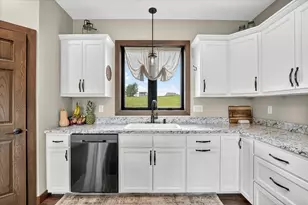 912 14th St NE, Montgomery, MN 56069 - Photo 7