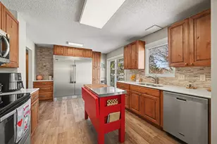 630 Tyrol Ln, Shakopee, MN 55379 - Photo 11