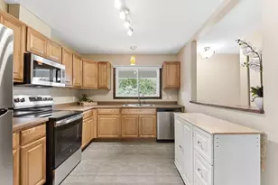 7315 Stewart Dr, Eden Prairie, MN 55346 - Photo 7