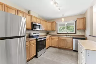 7315 Stewart Dr, Eden Prairie, MN 55346 - Photo 3