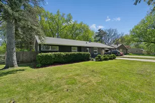 2476 Gisella Blvd, White Bear Lake, MN 55110 - Photo 3
