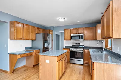 550 Hawthorne Woods Drive, Eagan, MN 55123 - Photo 9