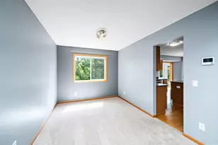 550 Hawthorne Woods Dr, Eagan, MN 55123 - Photo 5