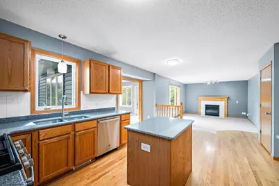 550 Hawthorne Woods Drive, Eagan, MN 55123 - Photo 11
