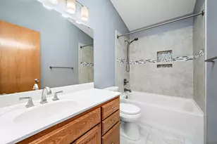 550 Hawthorne Woods Dr, Eagan, MN 55123 - Photo 27
