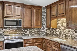 6838 Sandlewood Rd, Woodbury, MN 55125 - Photo 15
