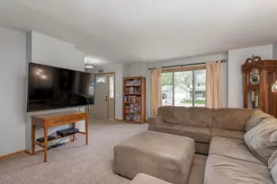 305 Chancery Ln, Mankato, MN 56001 - Photo 13