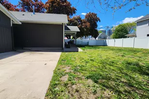 620 W Dwelle St, Lake City, MN 55041 - Photo 9
