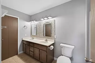 5725 Yucca Ln N, Plymouth, MN 55446 - Photo 23