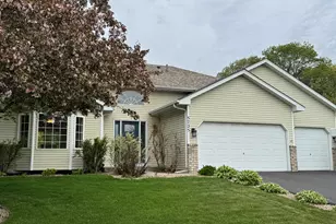 5725 Yucca Ln N, Plymouth, MN 55446 - Photo 3