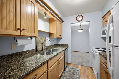2220 Midland Grove Road #302, Roseville, MN 55113 - Photo 5
