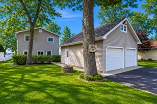 192 Shorewood Dr, Detroit Lakes, MN 56501 - Photo 3
