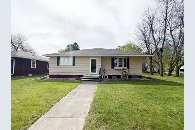 810 8th Avenue, Worthington, MN 56187 - Photo 3