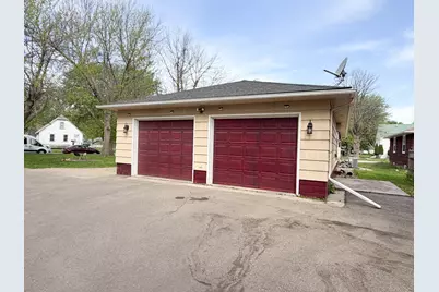 810 8th Avenue, Worthington, MN 56187 - Photo 11